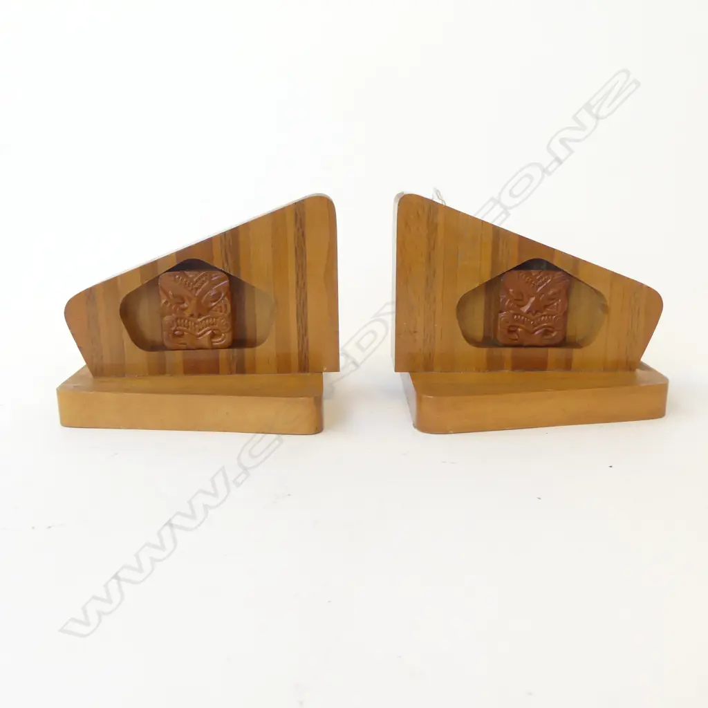 PR KIWIANA SOVEREIGN WOOD BOOKENDS Image 1++