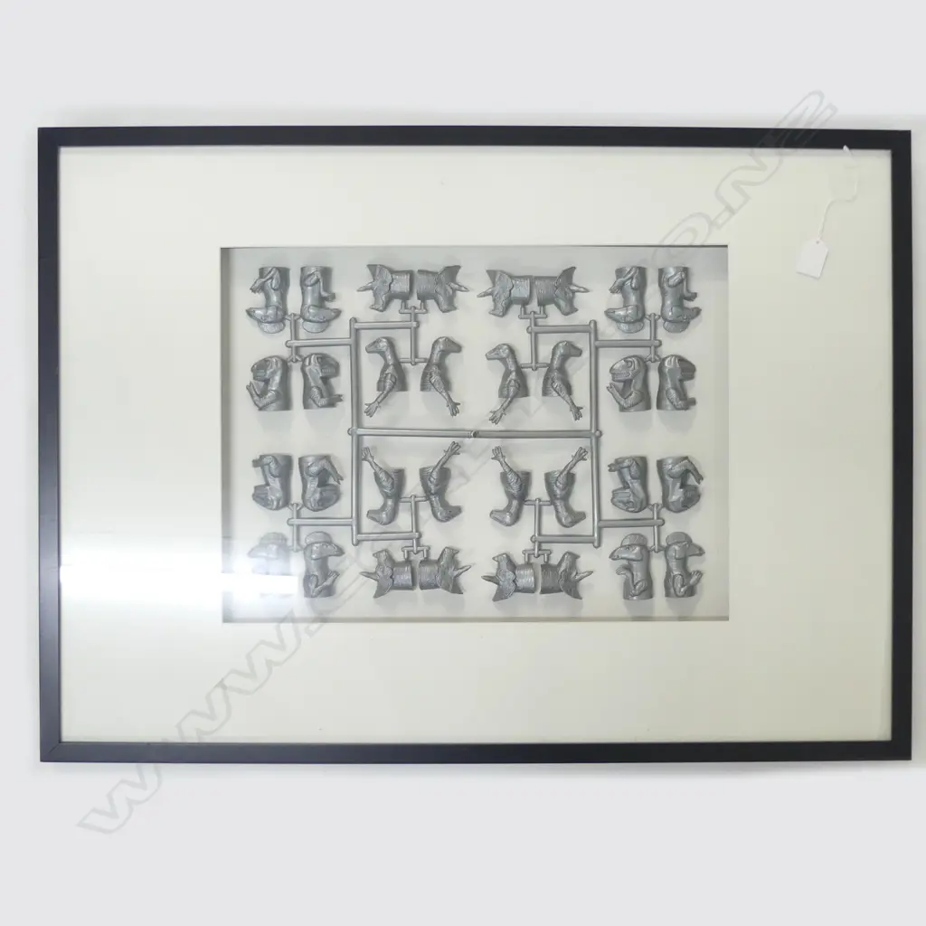 FRAMED PLASTIC DINOSAUR HEADS ON SPRUE 360x490mm / 610x840mm overall Image 1++