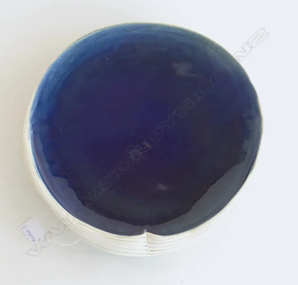 LG ROYCE MCGLASHEN DISH, DEEP BLUE WITH CREAM RIM, DIA.330mm Image 1++