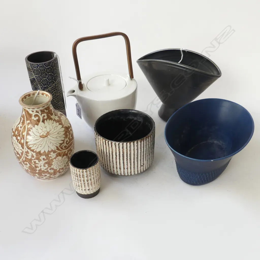 7 PCS CERAMICS INCL GERMAN VASES,  VILLEROY & BOCH FINE CHINA TEAPOT, FLORAL VASE, SWEDISH LINDFORM B/W VASE & OTHERS Image 1++