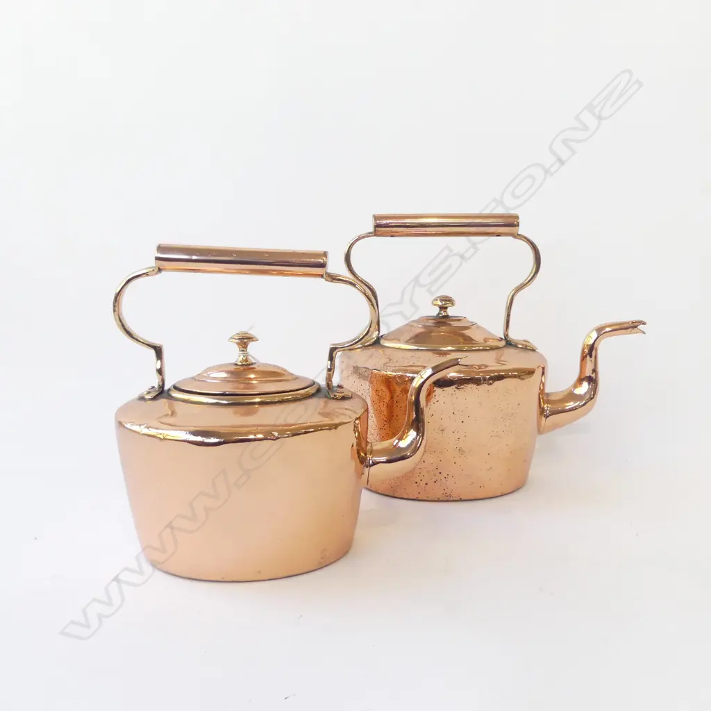 2 ANTIQUE COPPER KETTLES H.210mm Image 1++