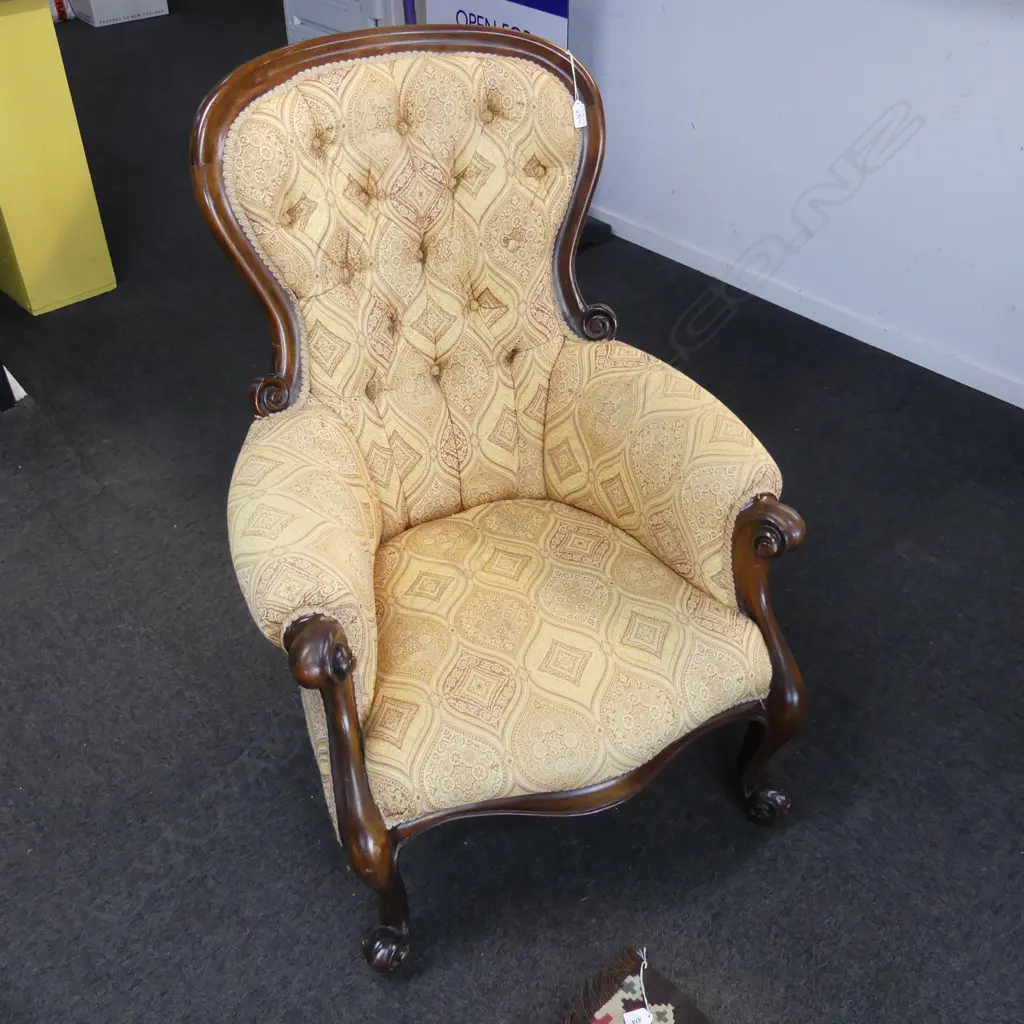 VICTORIAN STYLE GRANDFATHER CHAIR - GOLD UPHOLSTERY Image 1++