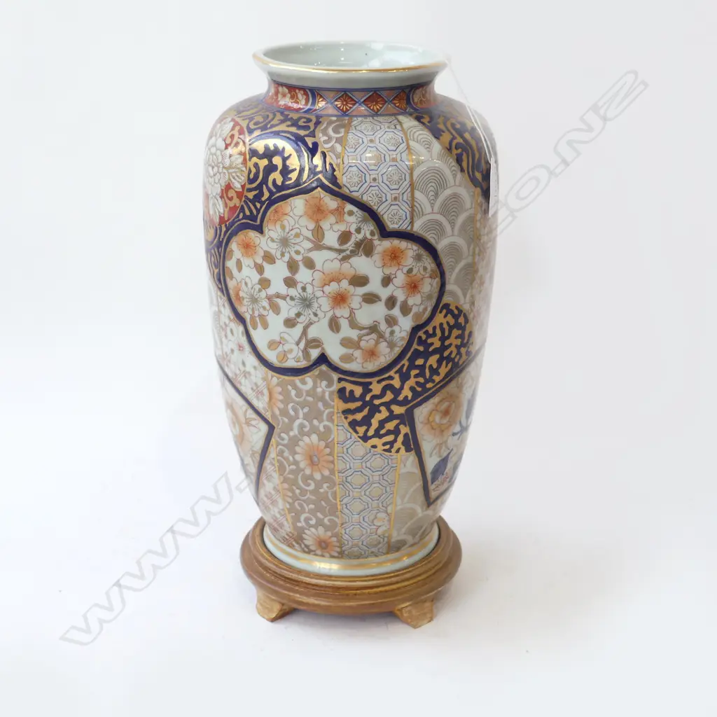 LG SATSUMA VASE ON STAND H.390mm Image 1++