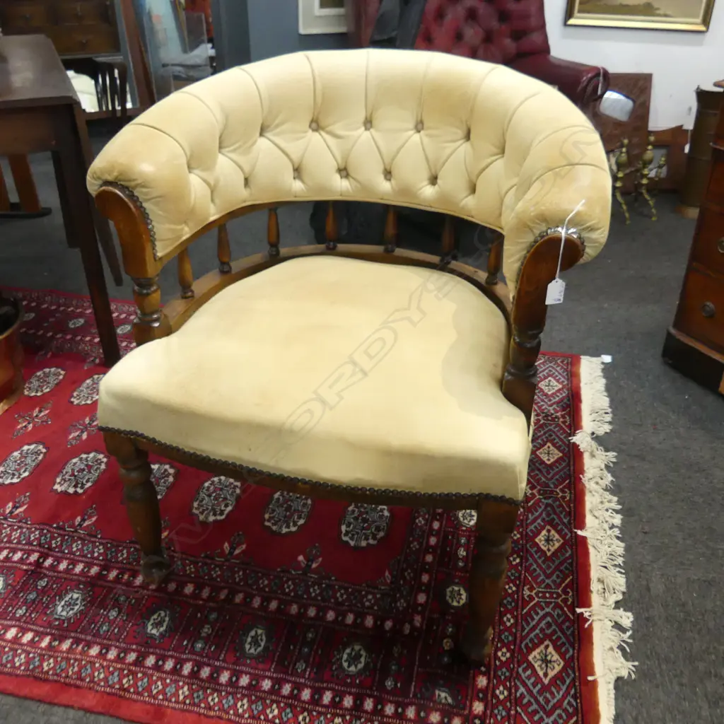 LATE VICTORIAN SPINDLE BACK TUB CHAIR SOFT LEATHER/HIDE UPHOLSTERY Image 1++