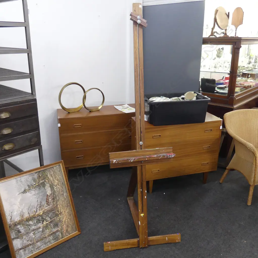 LG WOODEN EASEL H.1900mm Image 1++