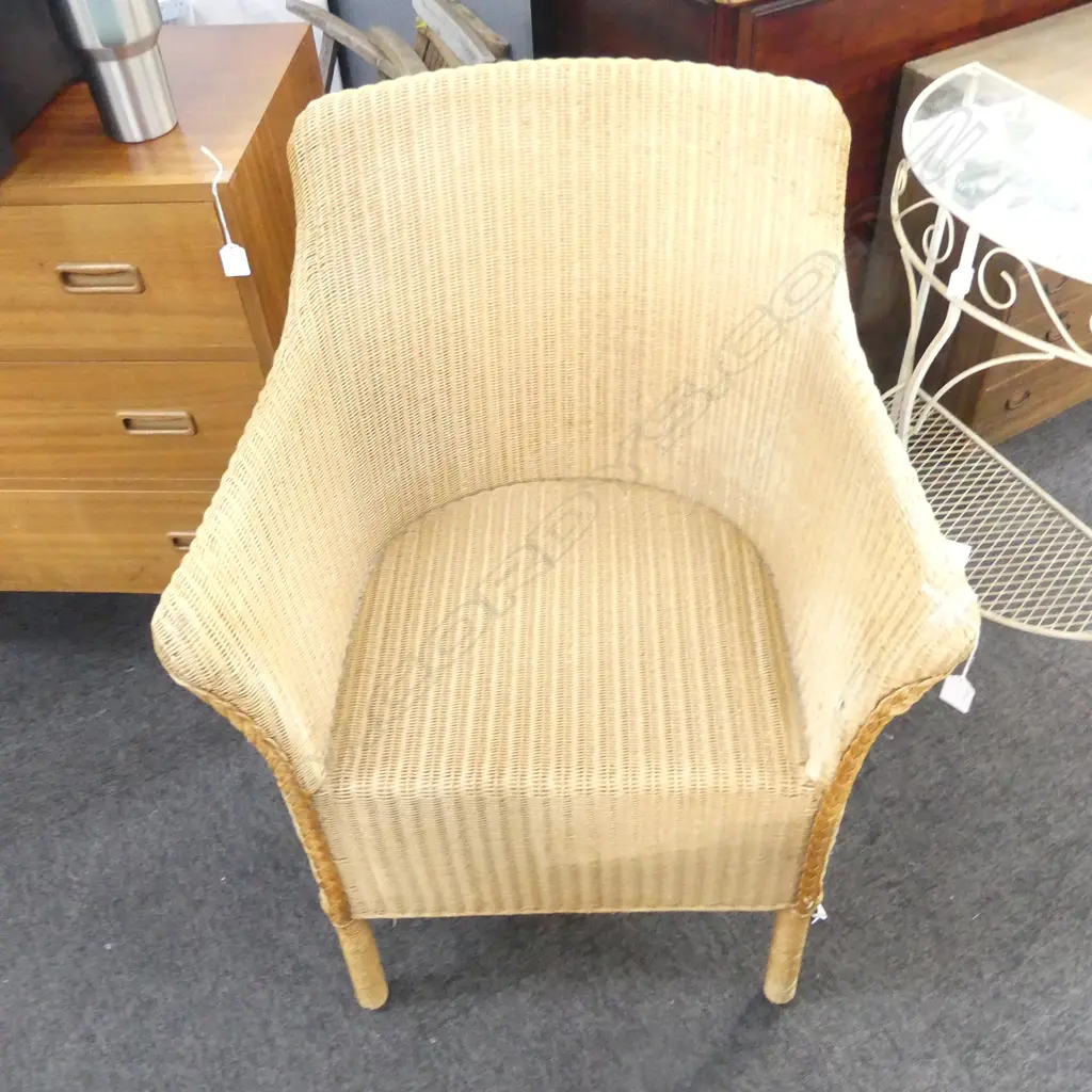 LUSTY LLOYD LOOM CHAIR Image 1++