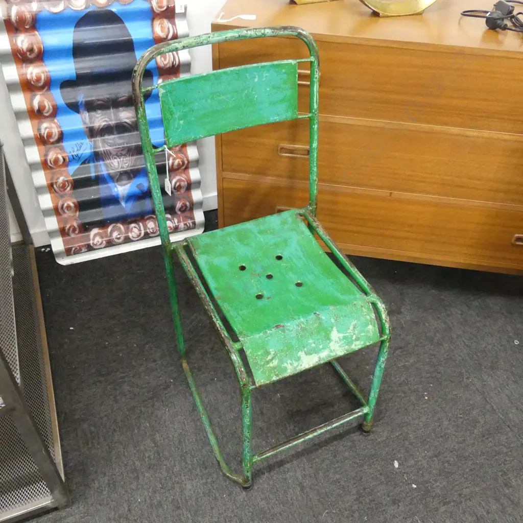 INDUSTRIAL STYLE GREEN PAINTED METAL CHAIR Image 1++