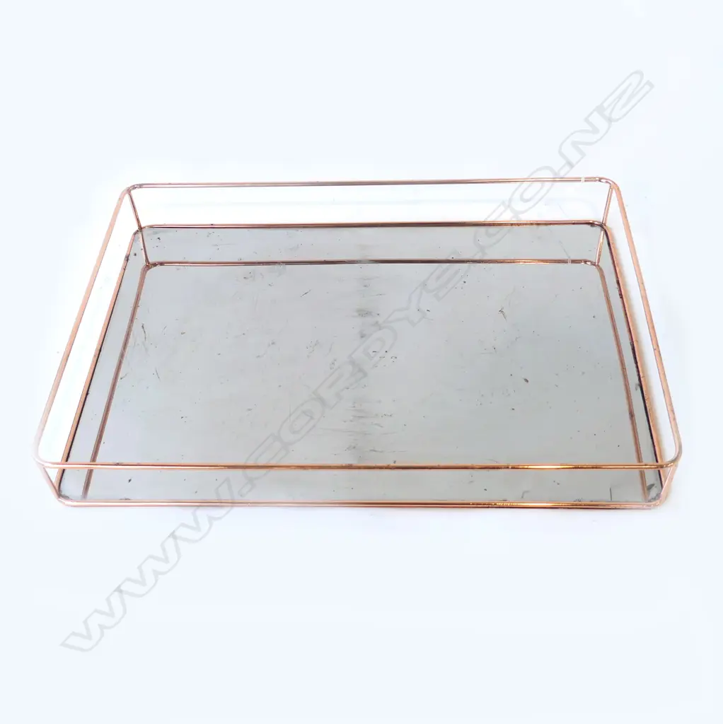 METAL RETRO STYLE DRINKS TRAY 500 X 360 small scratchers Image 1++