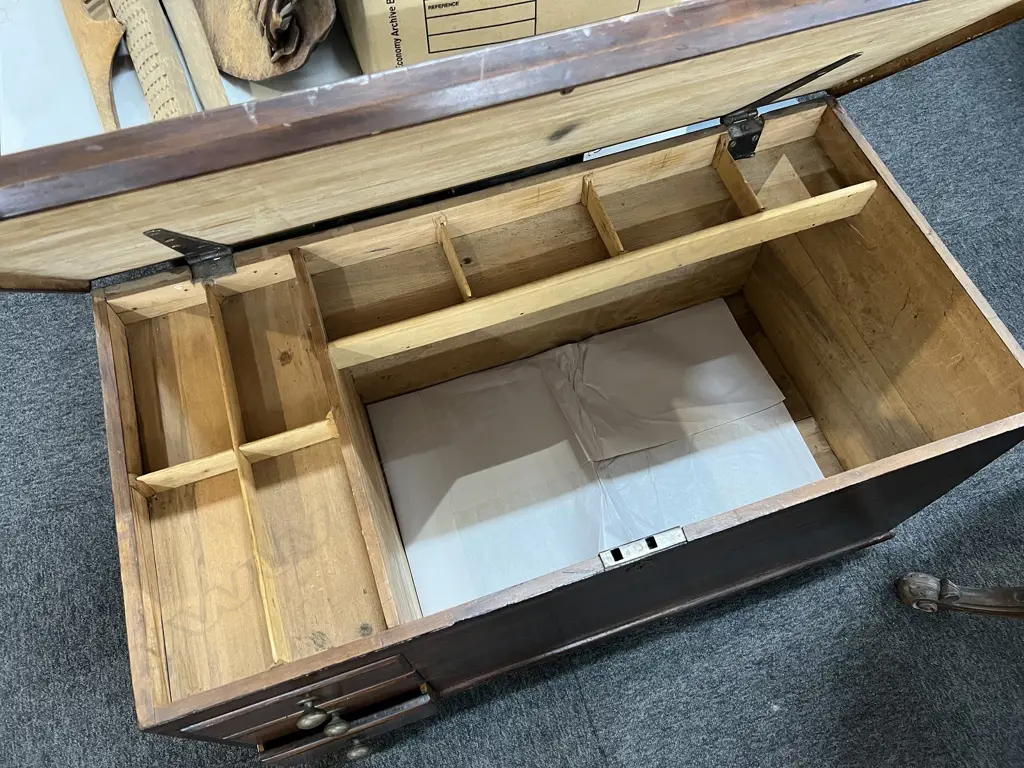 1902 ANDREW MRAS Wanganui NZ MAKER RIMU HINGED LID FITTED TRUNK/TOOL CHEST 1030 x 545 x 565mm. Image 1++