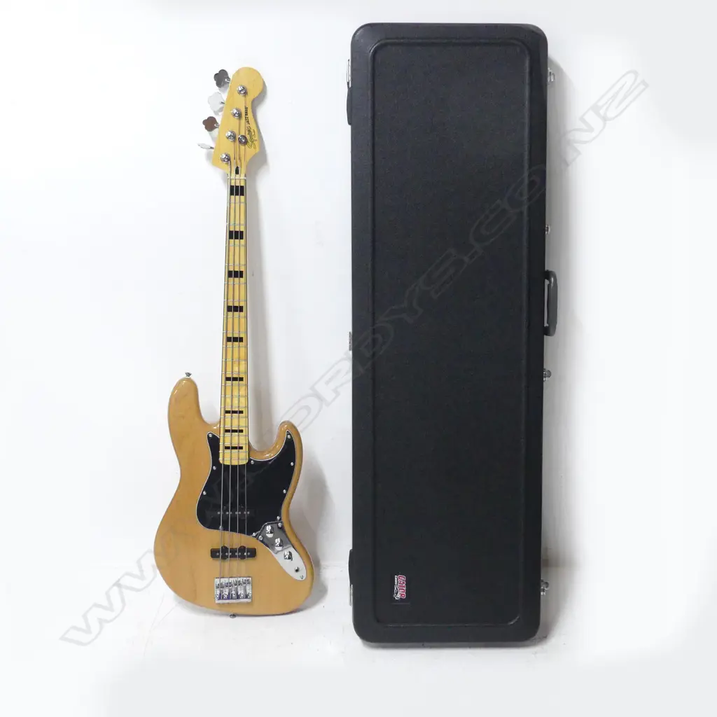 SQUIER  ELECTRIC JAZZ BASS BY FENDER WITH HARD CASE Image 1++