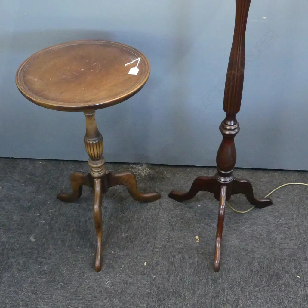 QUEEN ANNE STYLE STANDARD LAMP AND WINE TABLE Image 1++