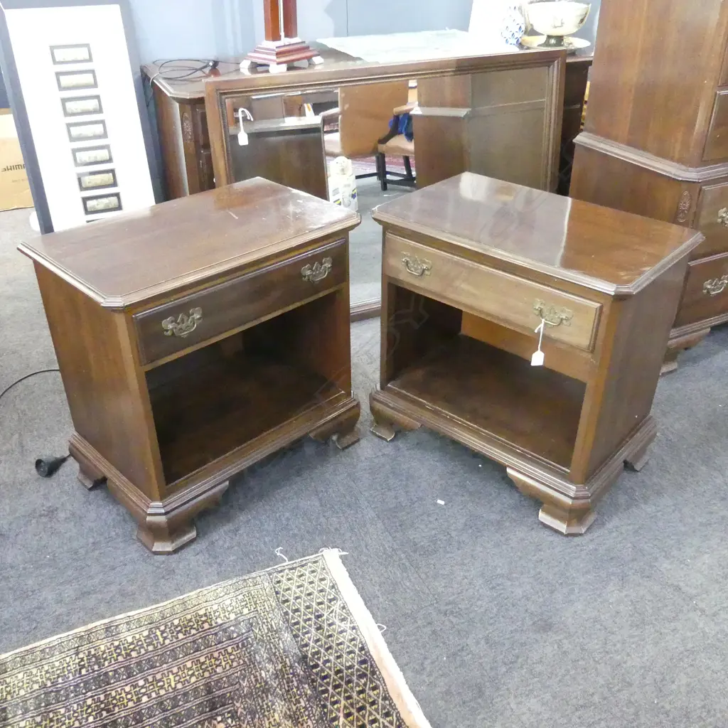 PR ETHAN ALLEN CHERRY WOOD BEDSIDE CABINETS single drawer H.670mm. Image 1++