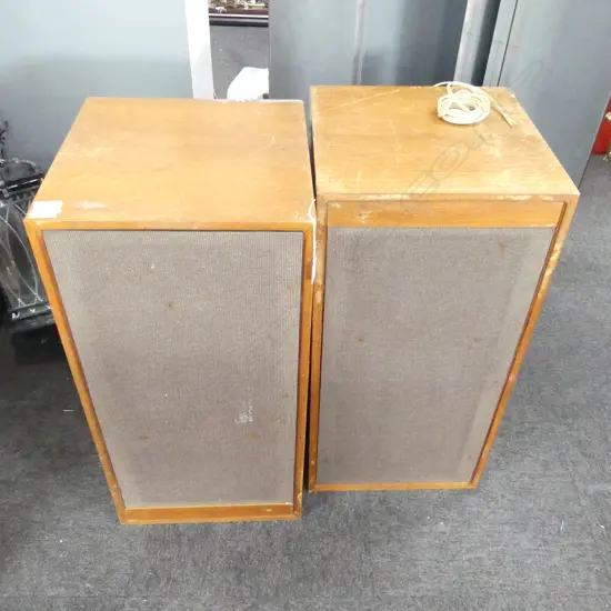 PR SPEAKERS; SPENDOR ENGLAND 395x395x800mmG