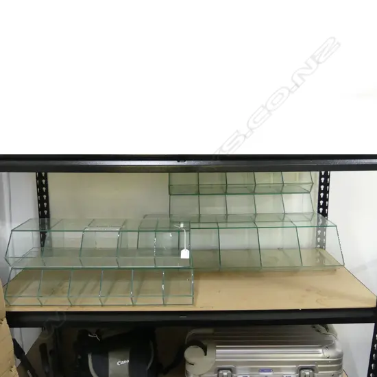 5 GLASS STORAGE BINS W.550mm