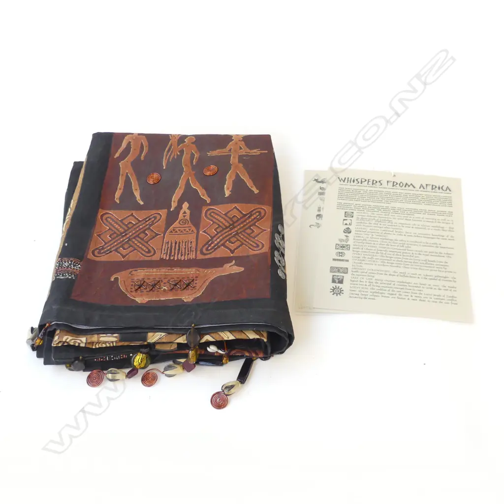 LG AFRICAN 'ILEMBU' WALL HANGING Image 1++