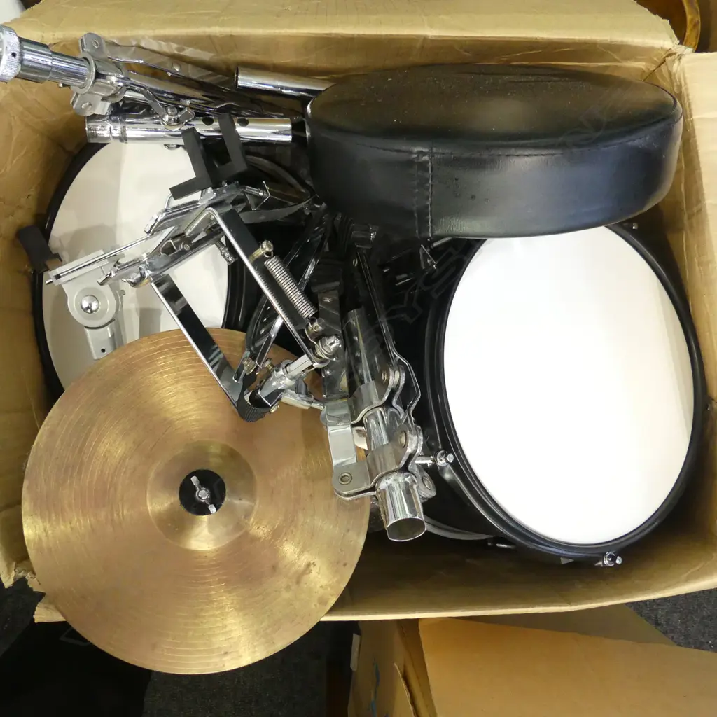 CHILDS DRUM SET (2 BOXES) Image 1++