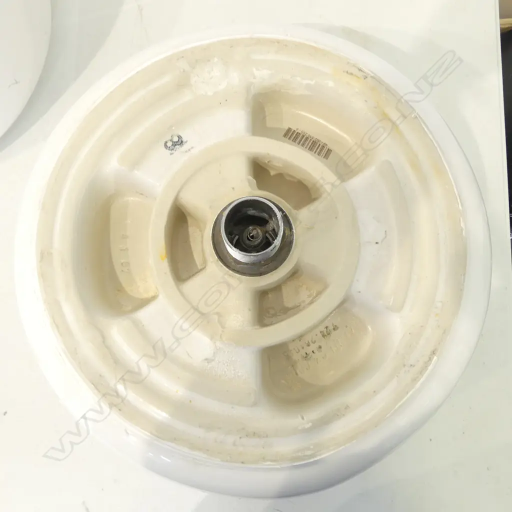 2 VILLEROY & BOCH BASINS $400 NEW 400mm dia Image 1++