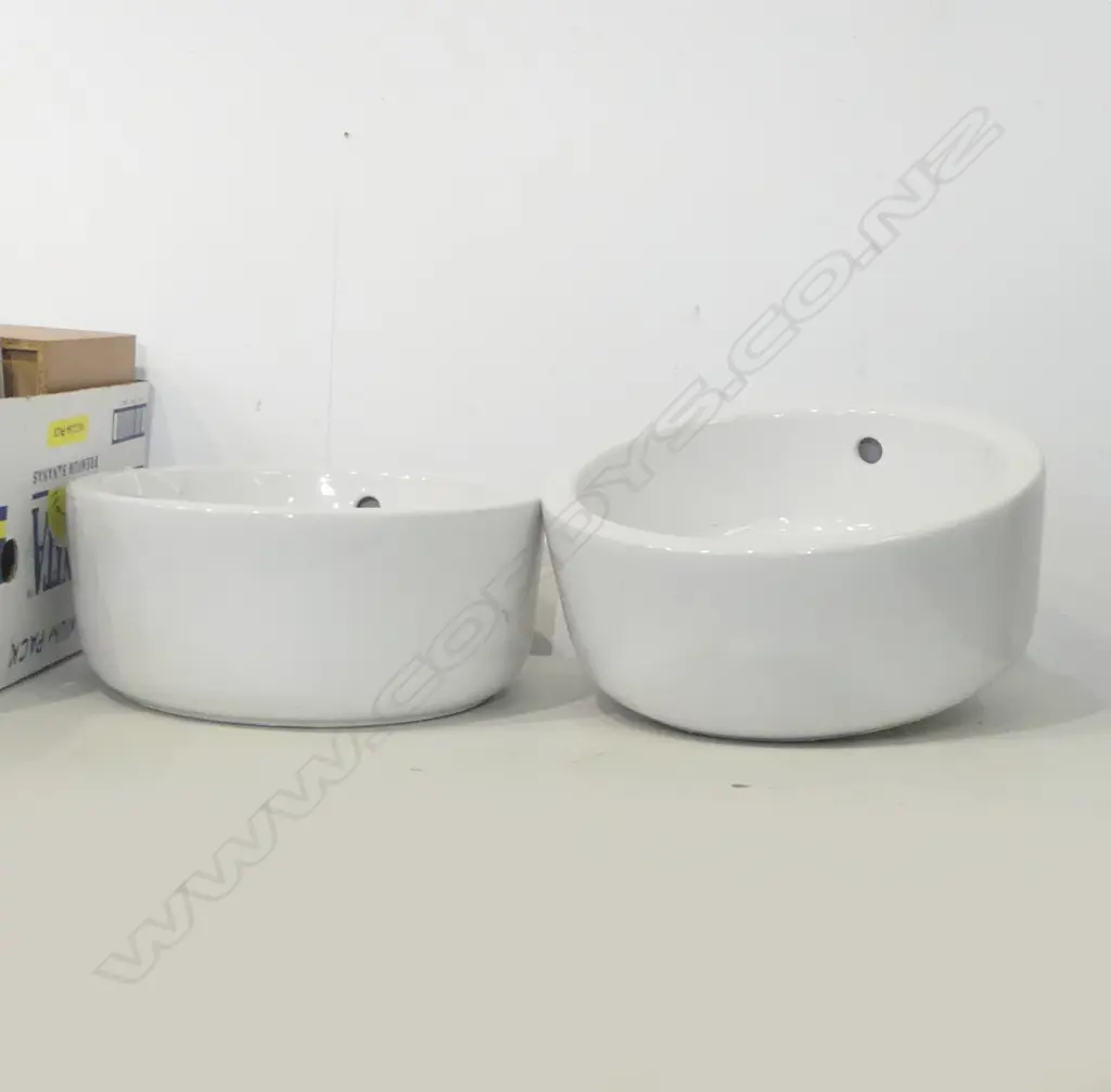 2 VILLEROY & BOCH BASINS $400 NEW 400mm dia Image 1++