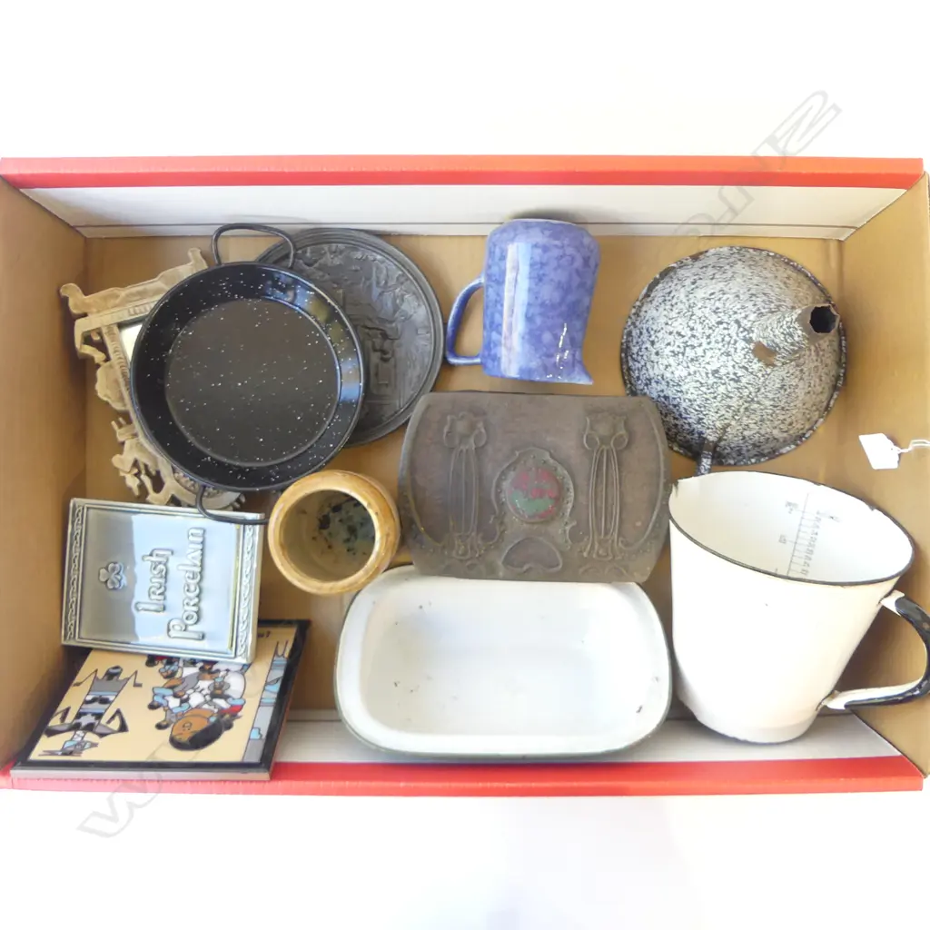 BOX – CADBURYS TIN, ENAMELWARE, NELSON NZ JAR, PEWTER Image 1++