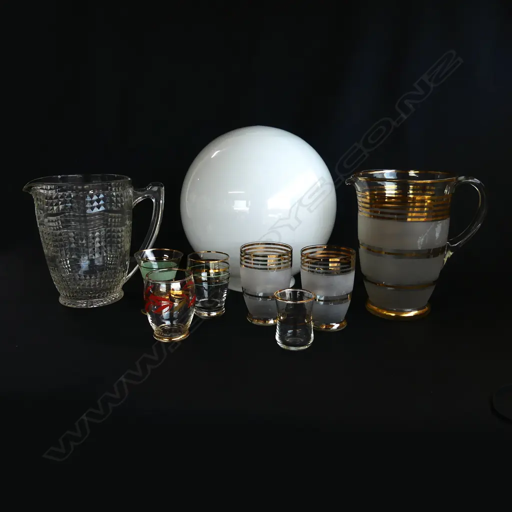 ASST RETRO GLASSES, JUGS AND ART DECO STYLE GLOBE Image 1++