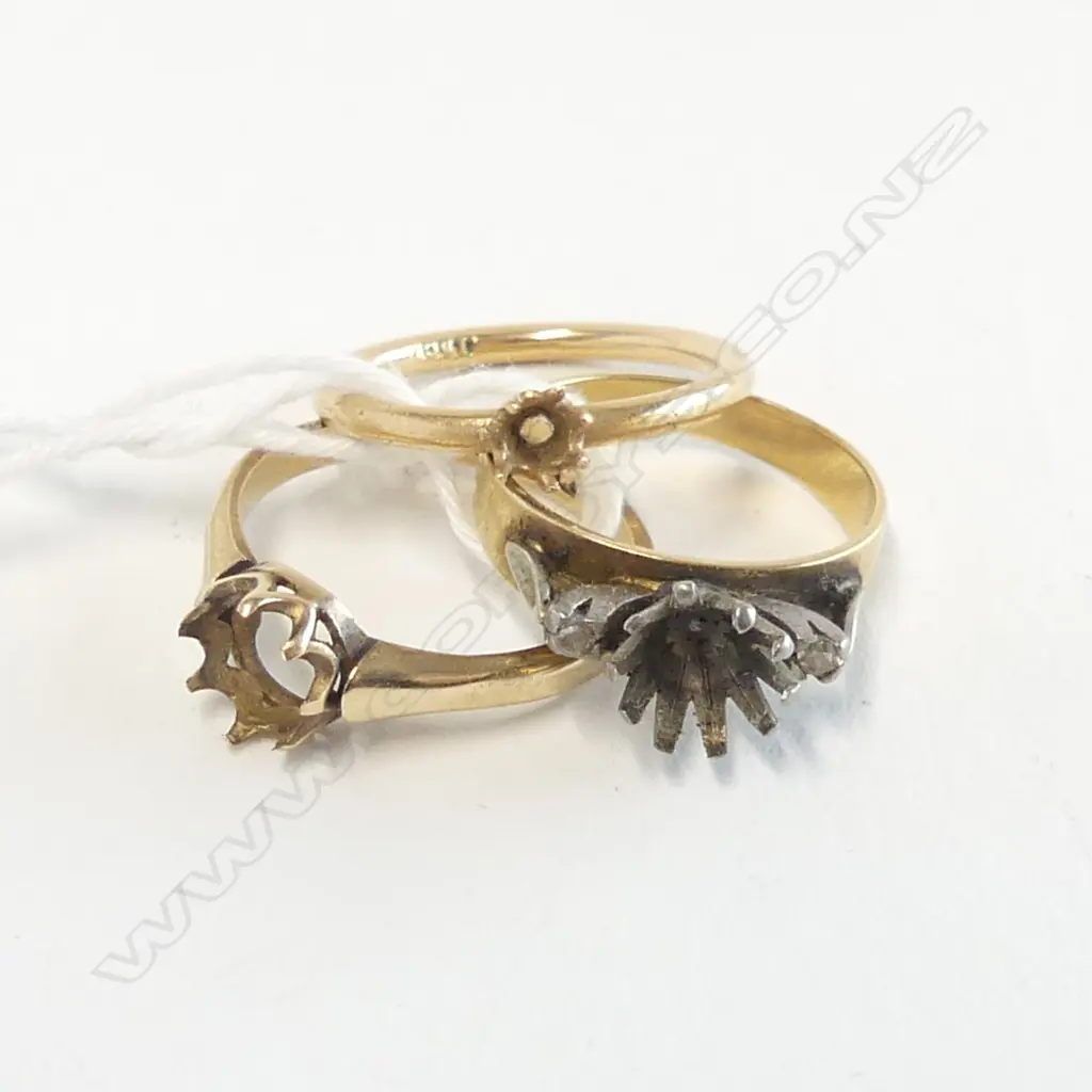2 X 15ct & 1x 18ct GOLD RINGS - STONES REMOVED 8.1gms Image 1++