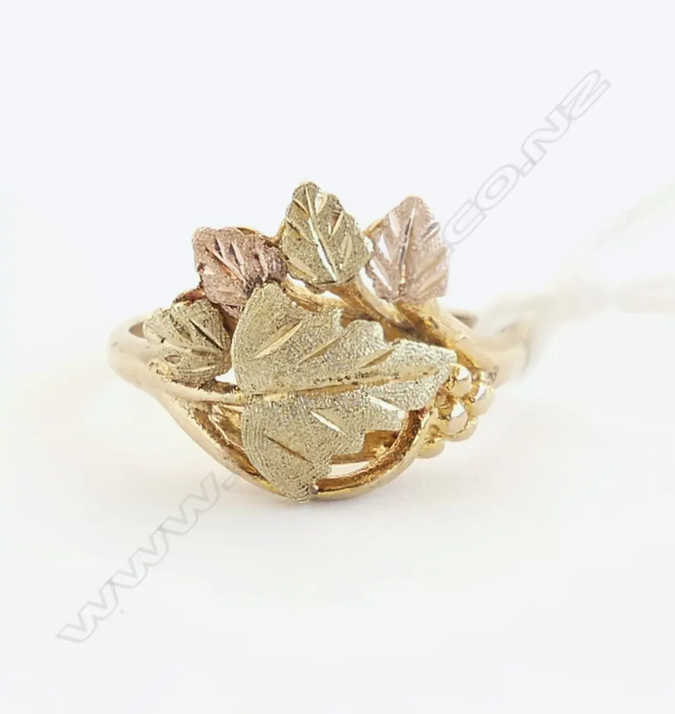12CT GOLD GRAPE LEAF & BUNCH RING various colours 2.4gms SIZE K Image 1++