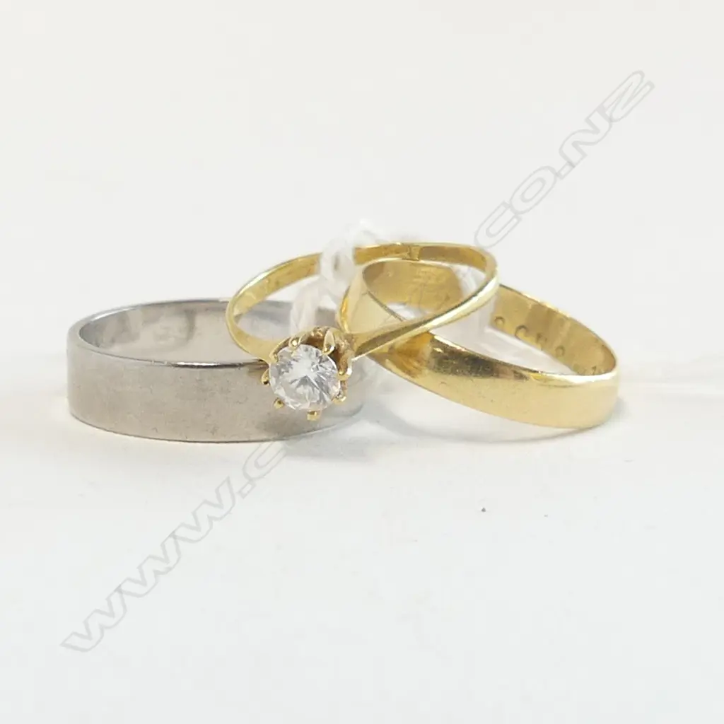 3 X 18ct GOLD RINGS 6.2gms Image 1++