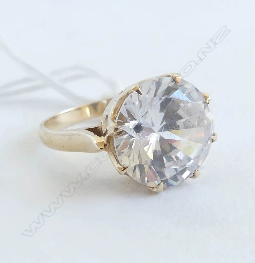 9CT RING w. LGE CLEAR STONE 4.6gms  SIZE L Image 1++
