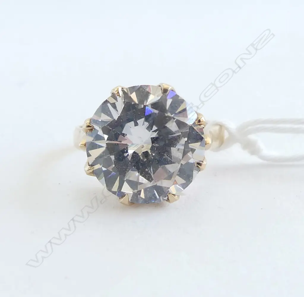 9CT RING w. LGE CLEAR STONE 4.6gms  SIZE L Image 1++