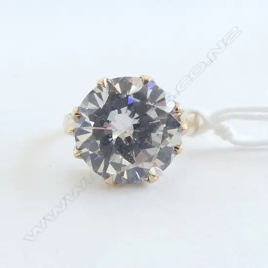9CT RING w. LGE CLEAR STONE 4.6gms  SIZE L