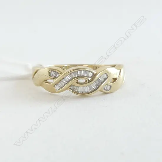 10CT BAGUETTE DIAMOND RING 2.8gms  SIZE Q