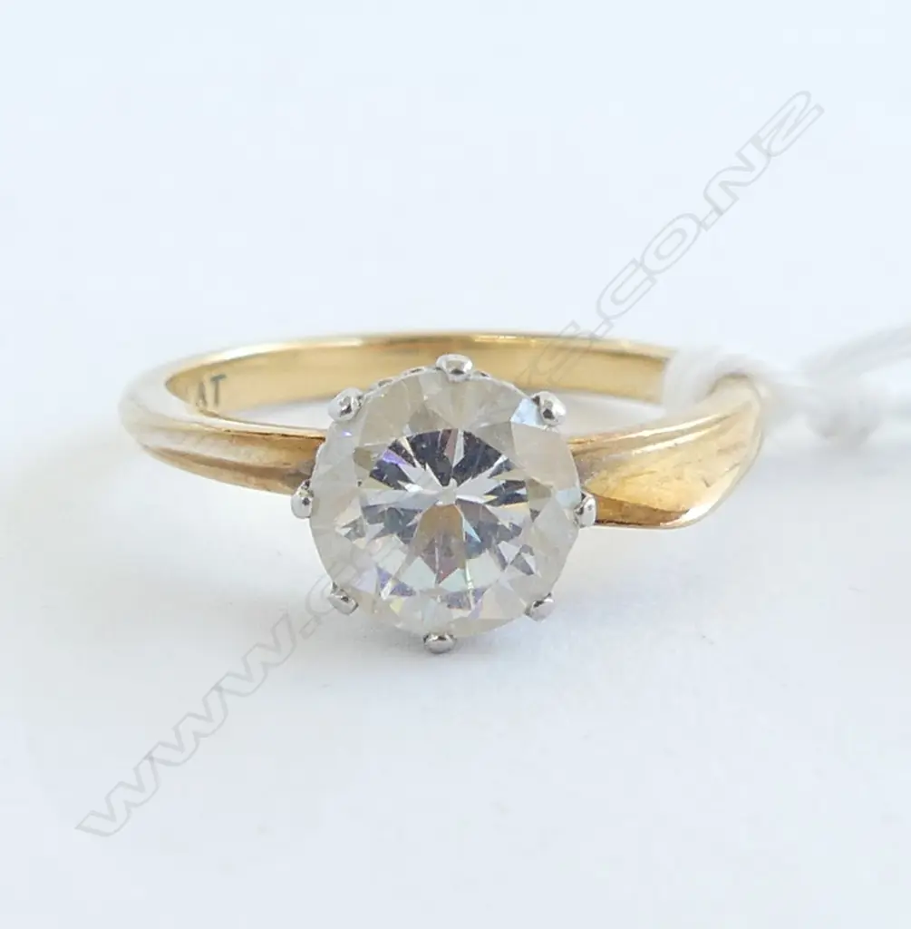 18ct & PLATINUM RING w. CLEAR STONE 3.4gms  SIZE M Image 1++