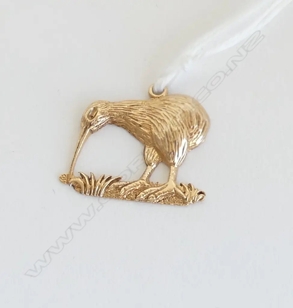 14ct GOLD KIWI LGE CHARM/PENDANT 4.8gms  Image 1++