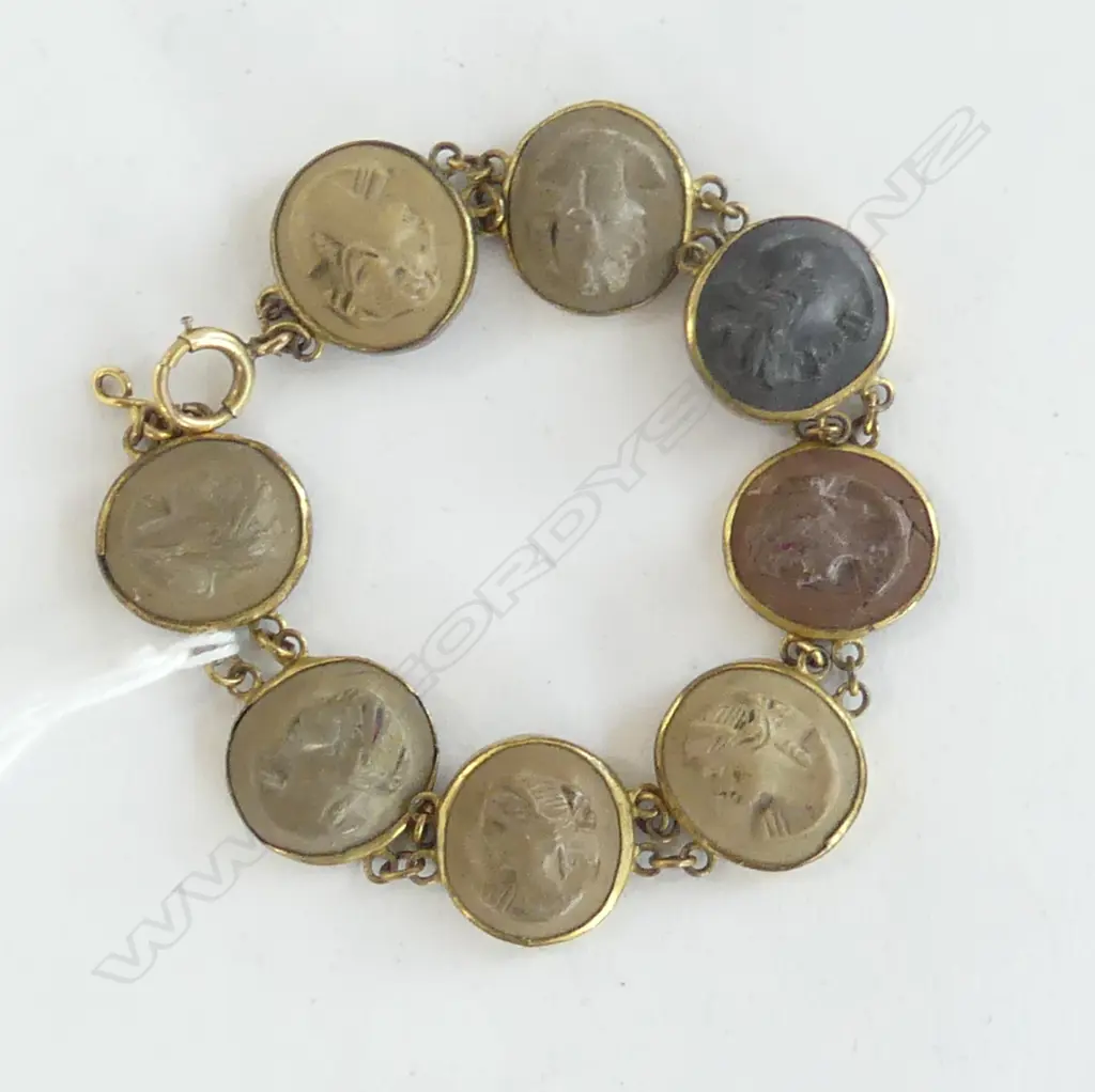 VICTORIAN LAVA CAMEO BRACELET (FAULTS) Image 1++