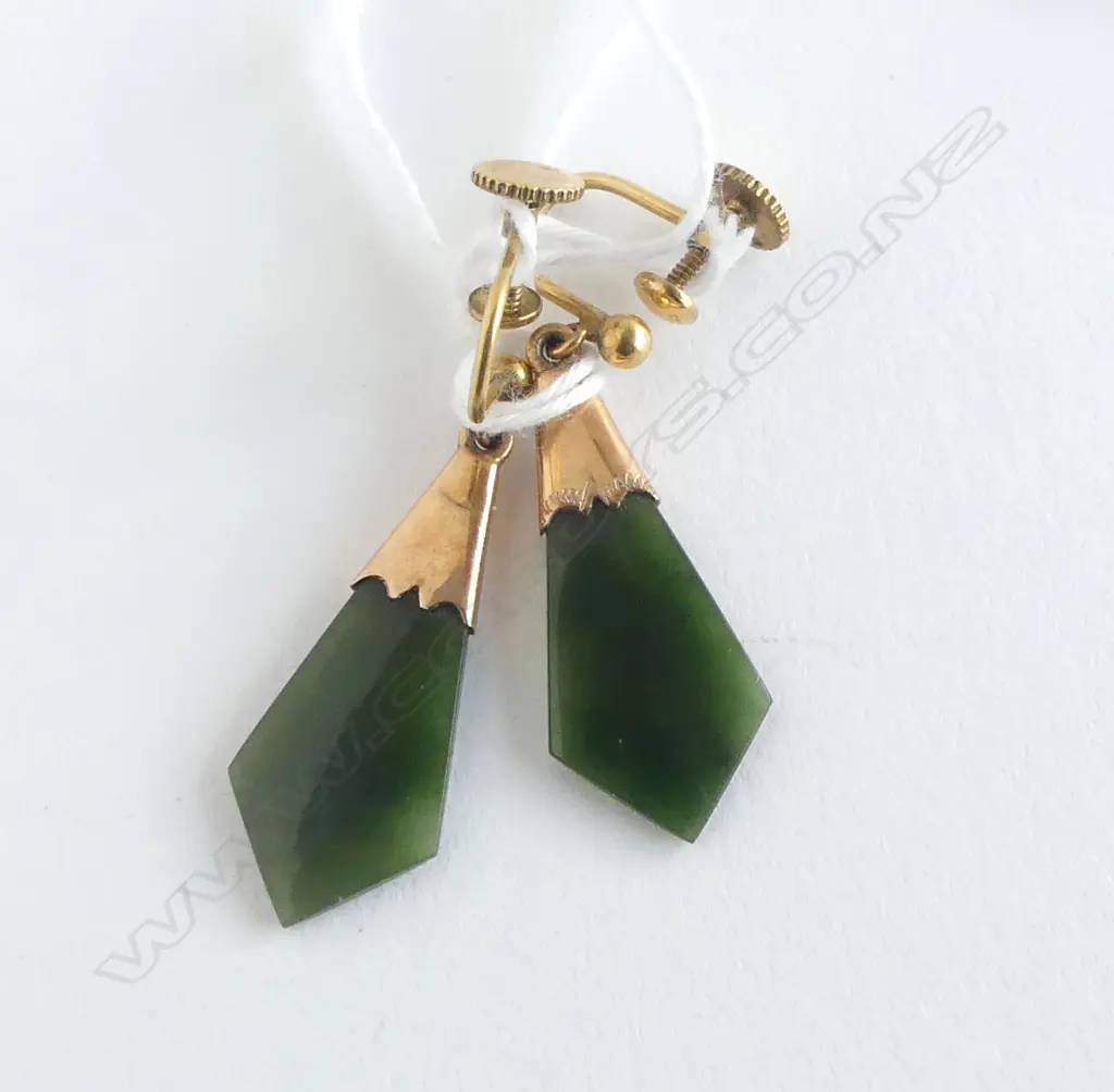 PR 9ct & POUNAMU EARRINGS screw fittings Image 1++