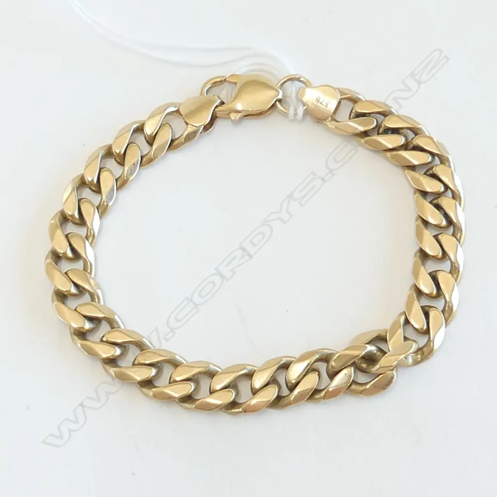9ct GOLD HEAVY FLAT CURB LINK BRACELET 32.6gms  Image 1++