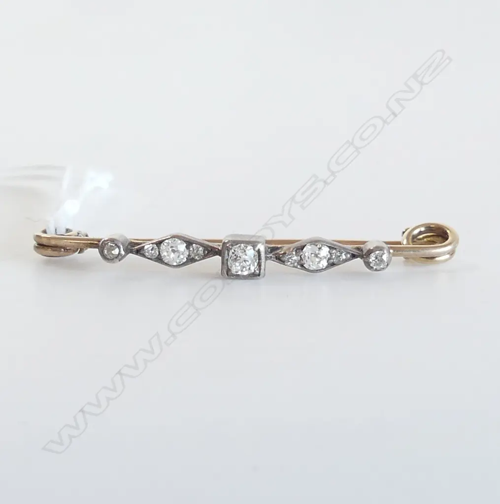 ANTIQUE 15ct GOLD & DIAMOND BAR BROOCH old cushion cuts 3gms Image 1++