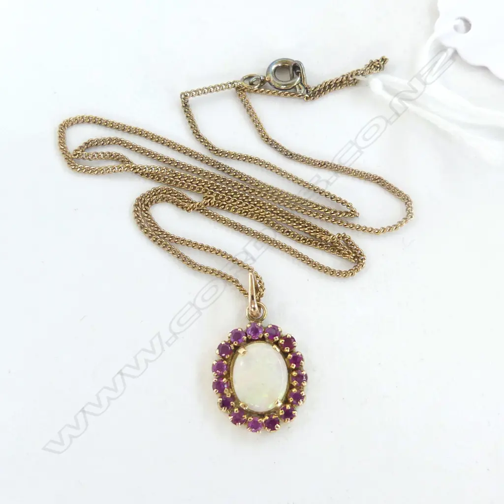 14CT OPAL PENDANT 2.1gms ON GP CHAIN  Image 1++