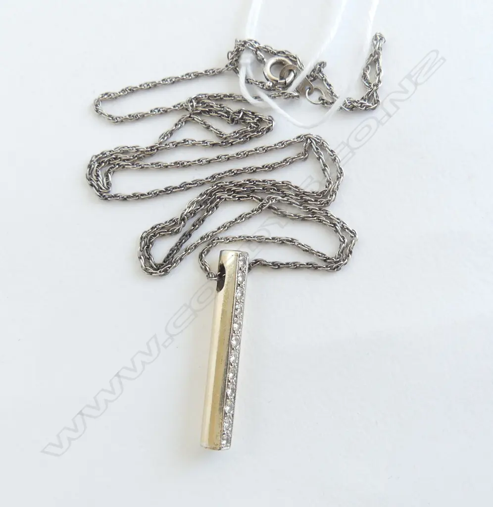 9CT DIAMOND PENDANT NECKLACE Image 1++