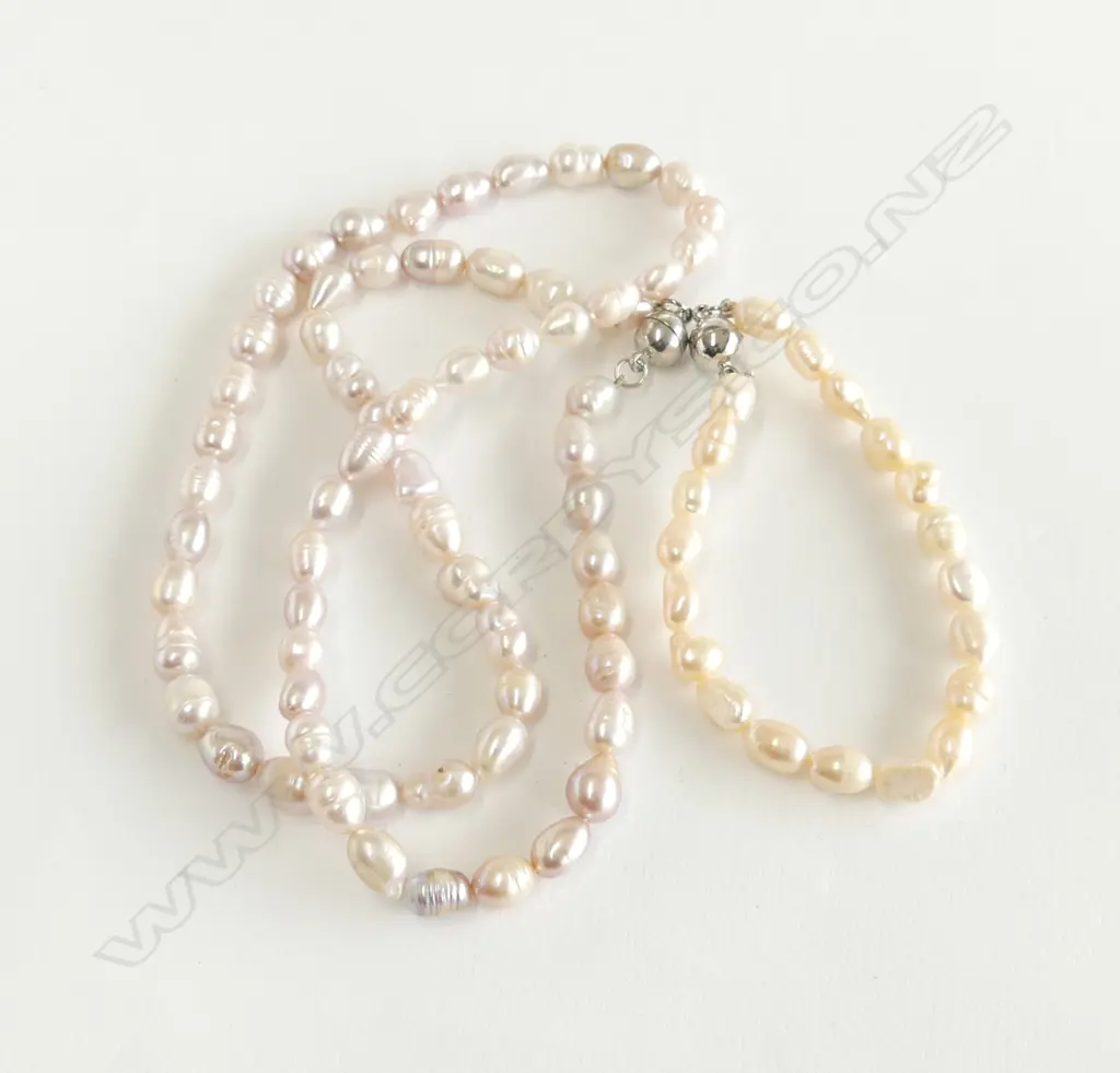 FRESH WATER PEARL NECKLACE & BRACELET SET Image 1++