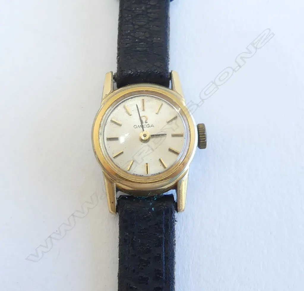 LADIES VINTAGE OMEGA WRISTWATCH gold plate. In box w guarantee & receipt 1966 Image 1++