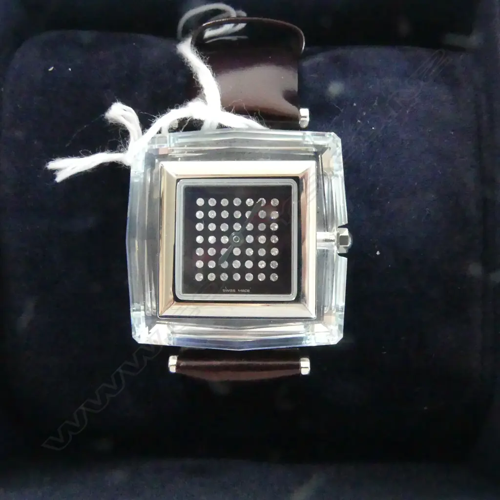 SWAROVSKI LADIES AS NEW WRISTWATCH BOXED Image 1++