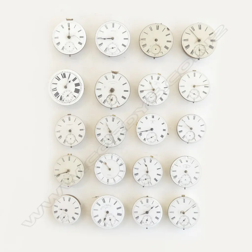 LGE QUANTITY GENT'S OLD WRISTWATCH MOVEMENTS Image 1++