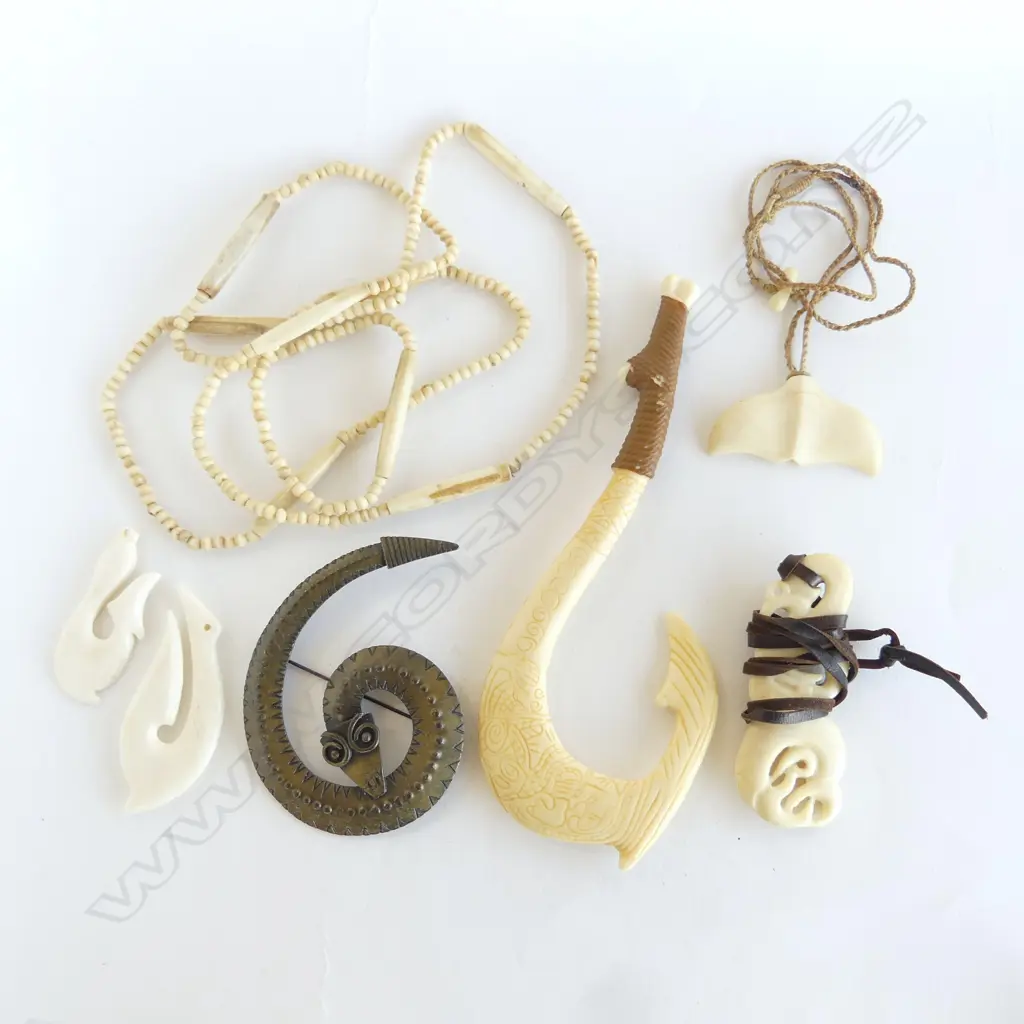 MAINLY BONE CARVINGS & NECKLACE Image 1++