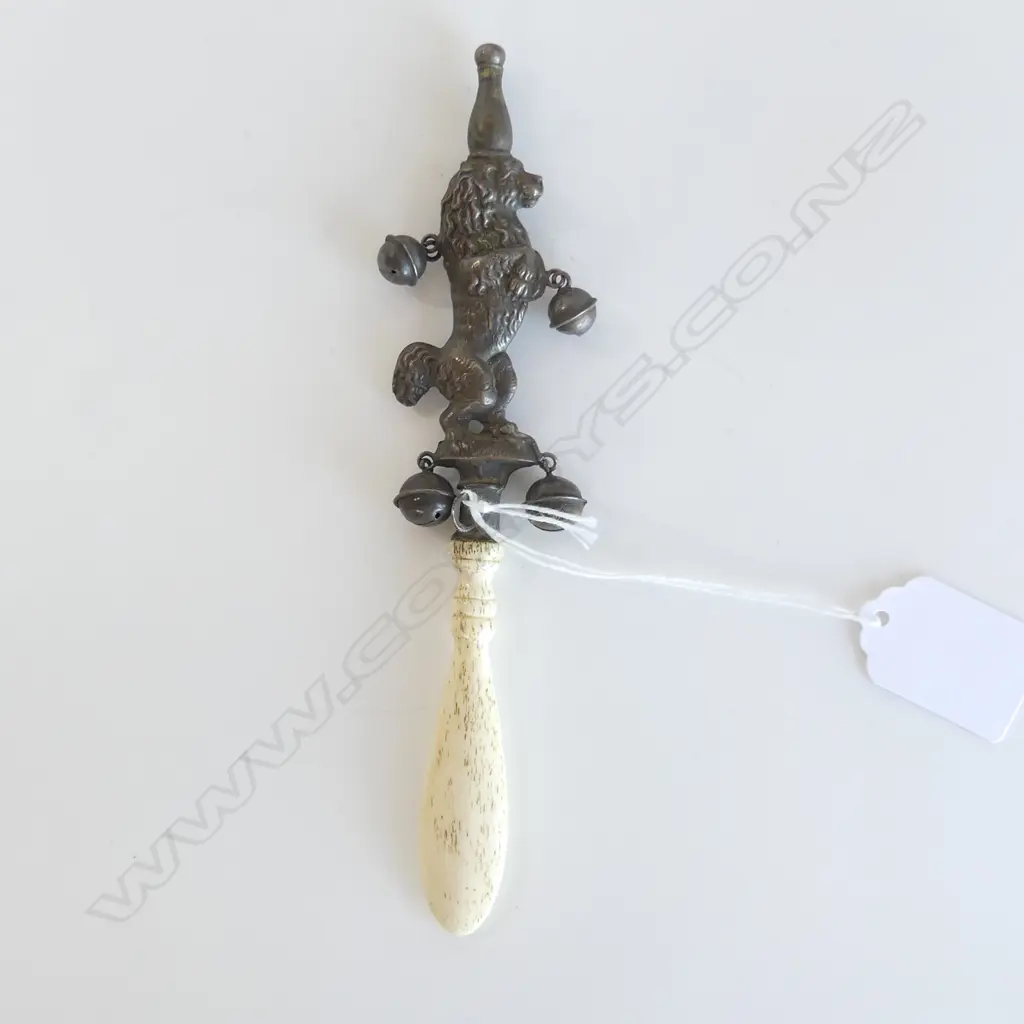 VICT BONE & DANCING DOG CHILD RATTLE Image 1++