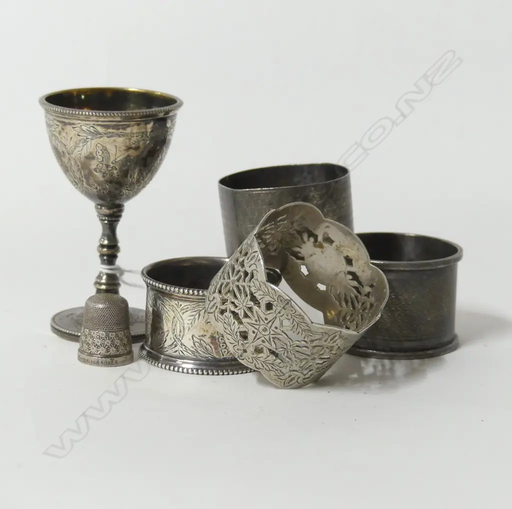 4 STG SILVER NAPKIN RINGS + EGG CUP & THIMBLE 158gms Image 1++