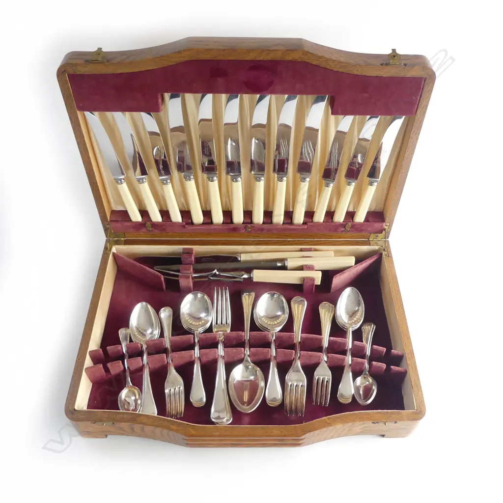 44 PCE 6 PLACE DECO CUTLERY CANTEEN w. IVORINE 'BONE' HANDLED KNIVES Image 1++