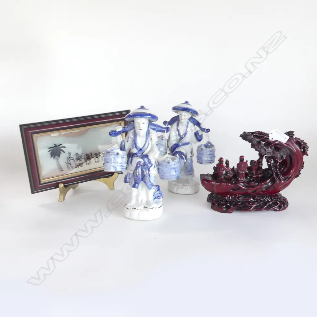 PR CHINESE B&W FIGURES + ARABIC SAND PICTURE + RESIN RED CHINESE FIGURES IN A BOAT Image 1++