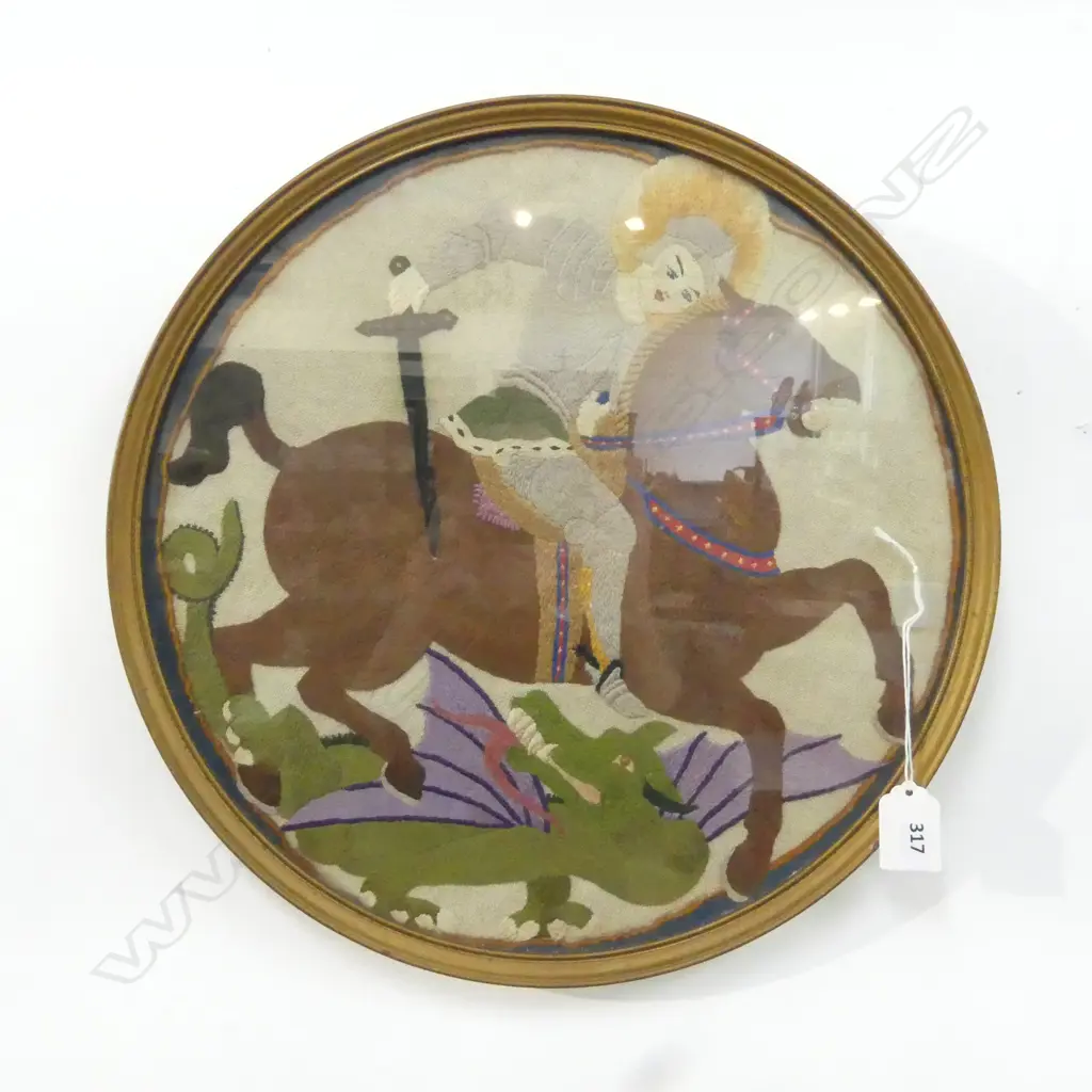 VINTAGE NEEDLEWORK, ST GEORGE & THE DRAGON, FRAMED, DIA.370mm Image 1++