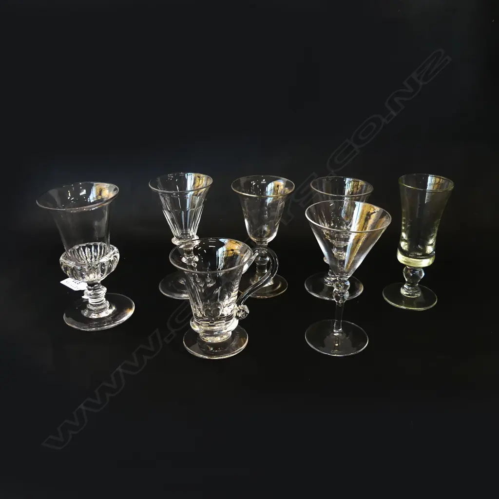 COLLECTION 7 VICT GLASS WINE GLASSES Image 1++